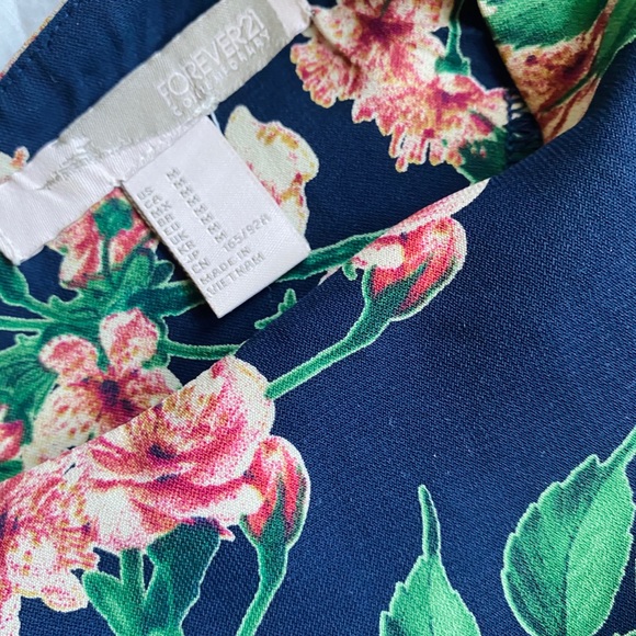 Floral t-shirt dress - Picture 3 of 3